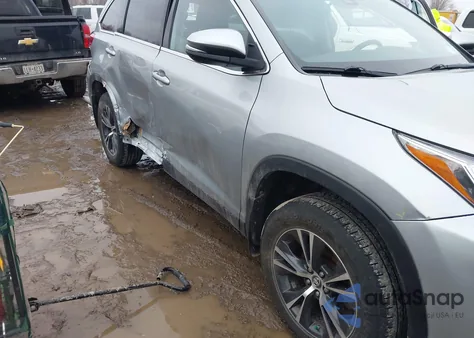 2019 Toyota Highlander Le z USA, uszkodzony, nr VIN 5TDBZRFH6KS734111